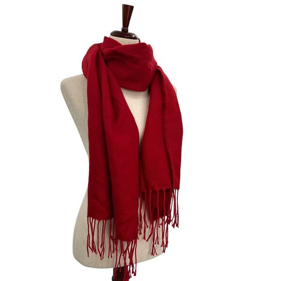 NEW Steve Madden Cozy Blanket Scarf with Fringe Trim in Winter Red Oblong NWT - Picture 3 of 16